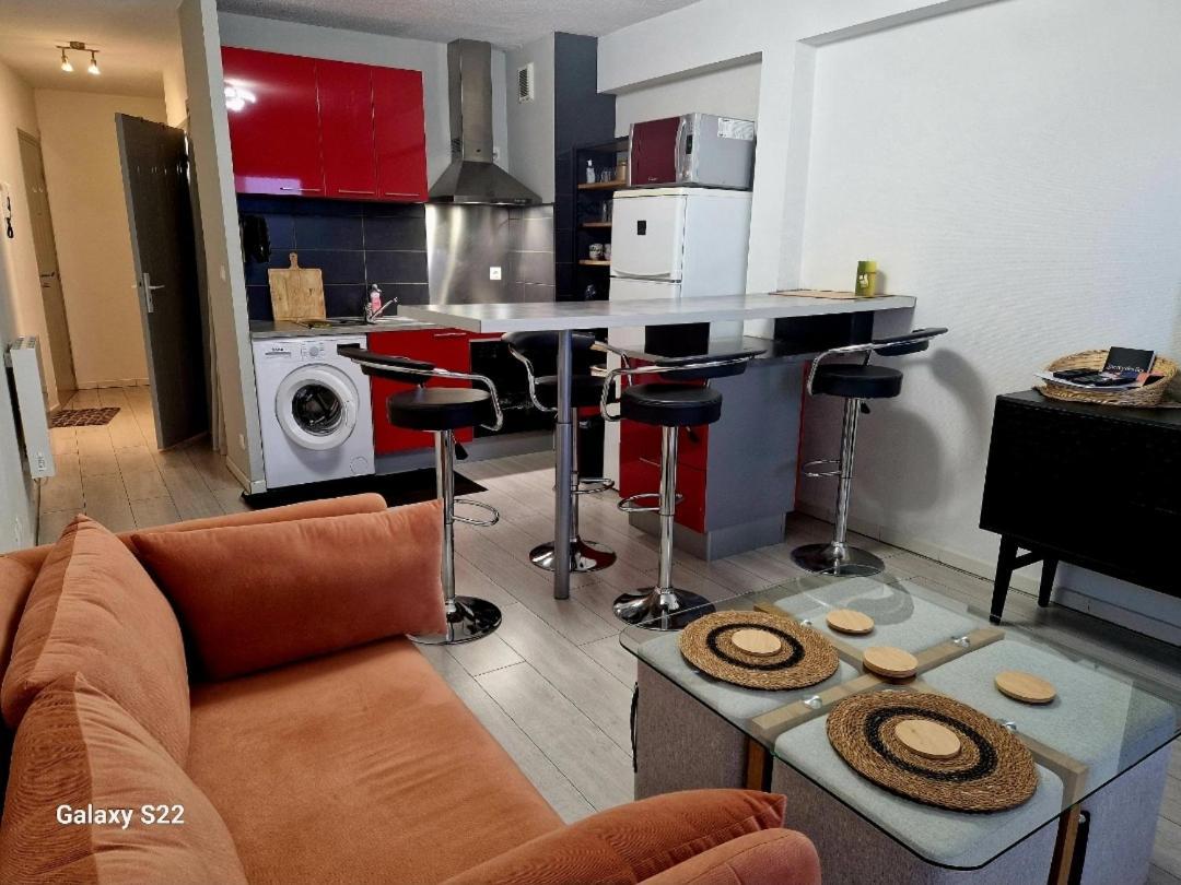 Aka Appart'Hotel " Le Petit Coin De Lavaur" 拉沃尔 外观 照片